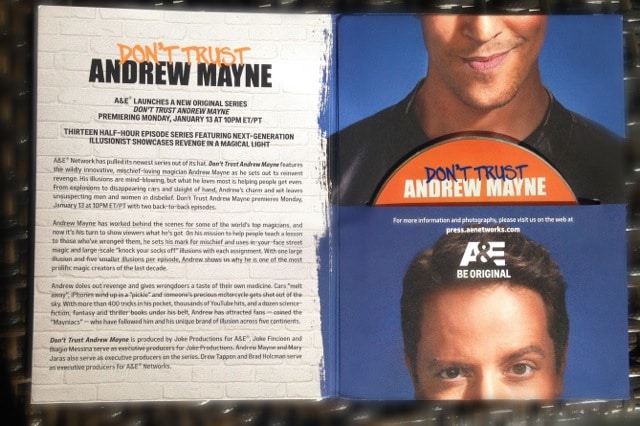 dont-trust-andrew-mayne-press-kit-004